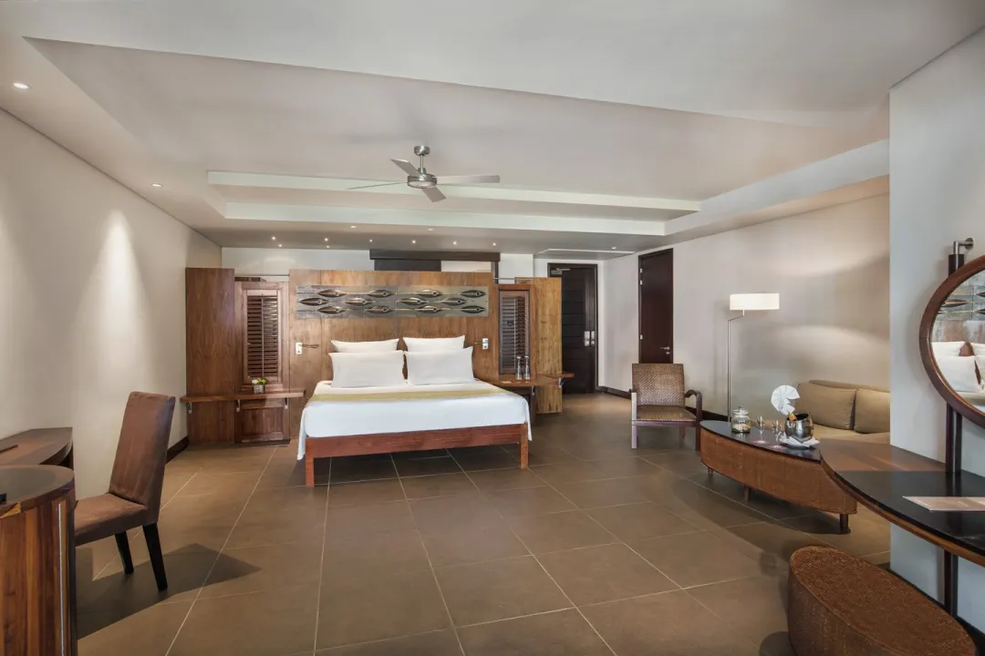 Beachfront Suite with Pool - Bedroom