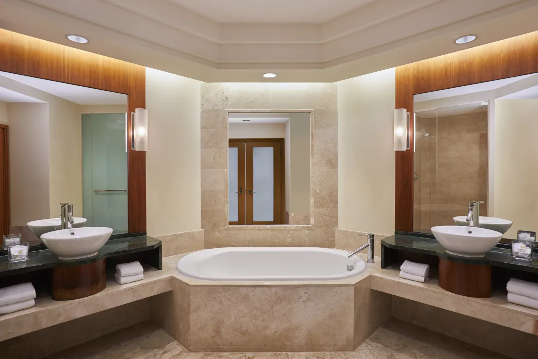 Ocean Suite 2 Queen Beds - Bathroom