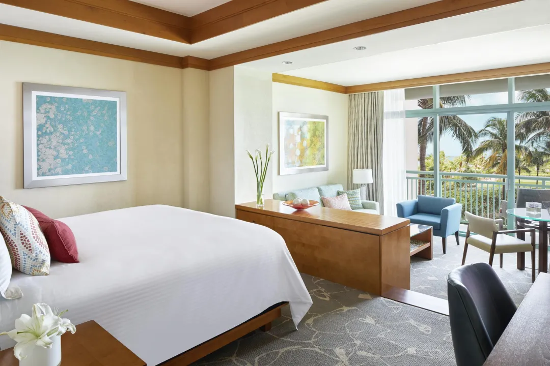 Deluxe Ocean Suite 1 King Bed - Bedroom