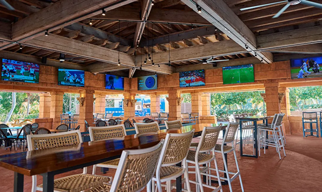 Good Lies Mini-Golf & Sports Bar