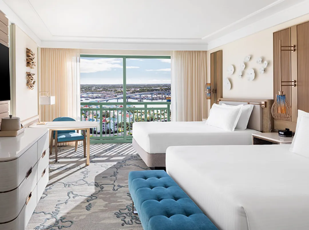 Double Queen Harbour View - Twin Bed