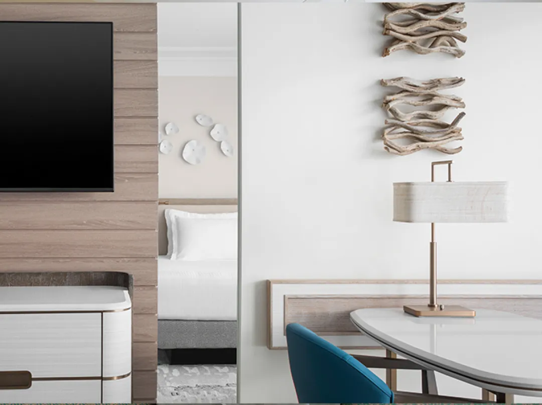 Double Queen Water View - Seating Aeria