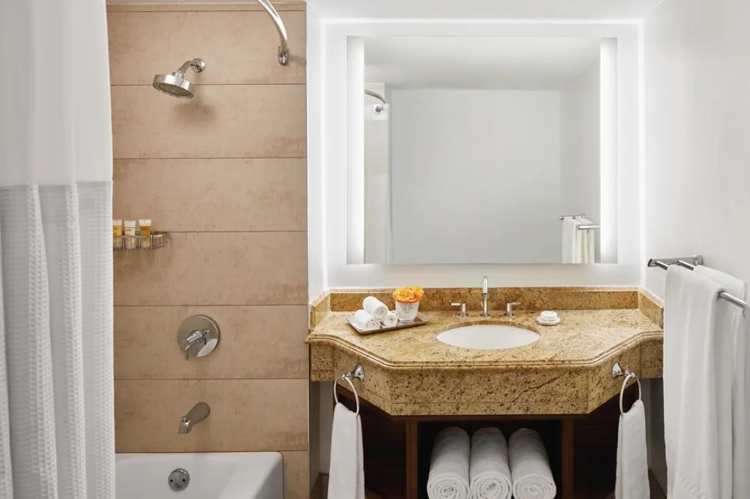 King Water View - Bathroom
