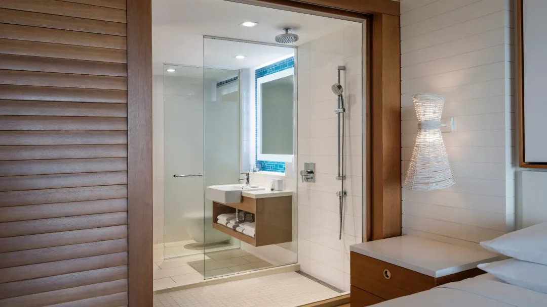 King Bed Grand Room - Bathroom