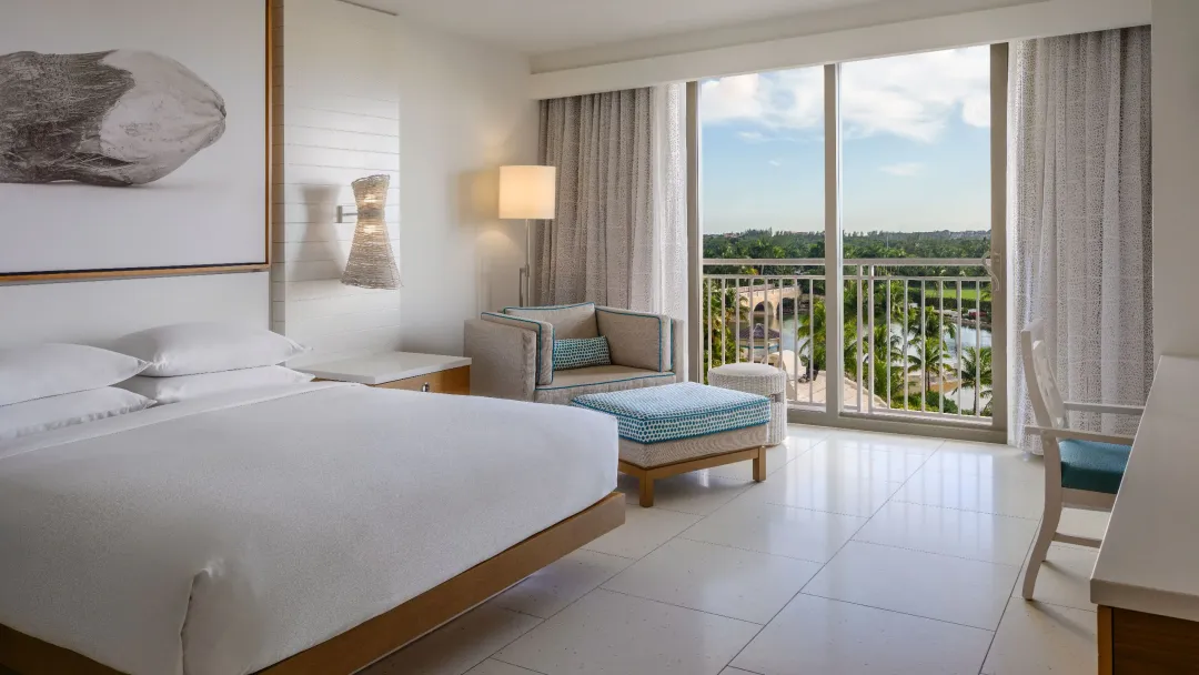 King Bed Fountain View Room - King Bed