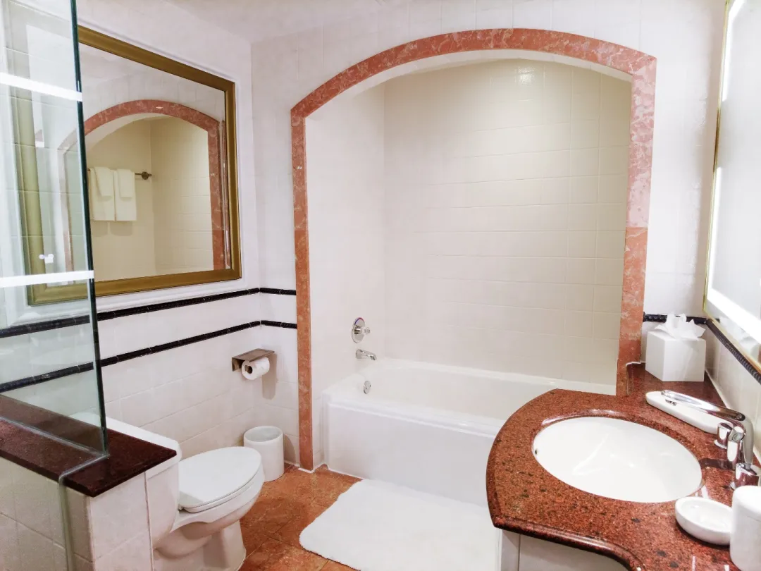 City View King - Bathroom