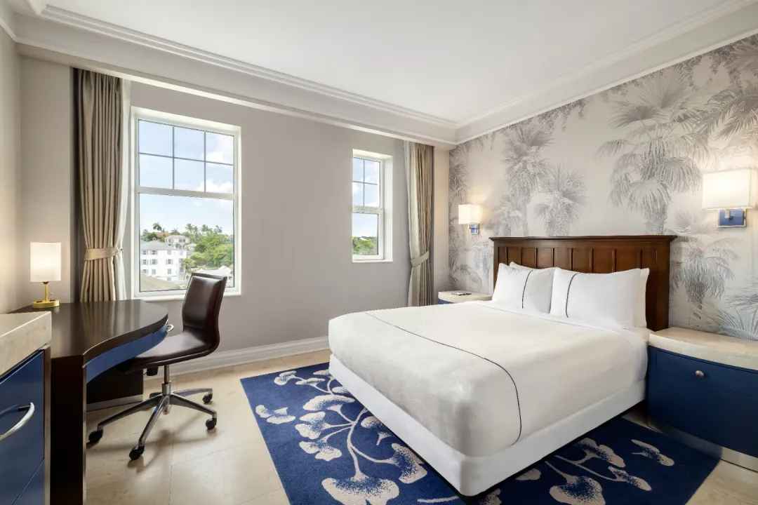 City View Queen - Bedroom