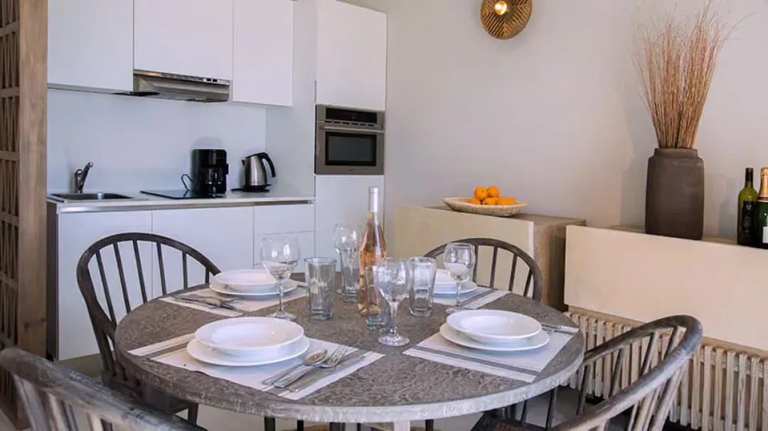 Tamarind-Hills-Antigua-Tamaraind-Studio-Dining-Area