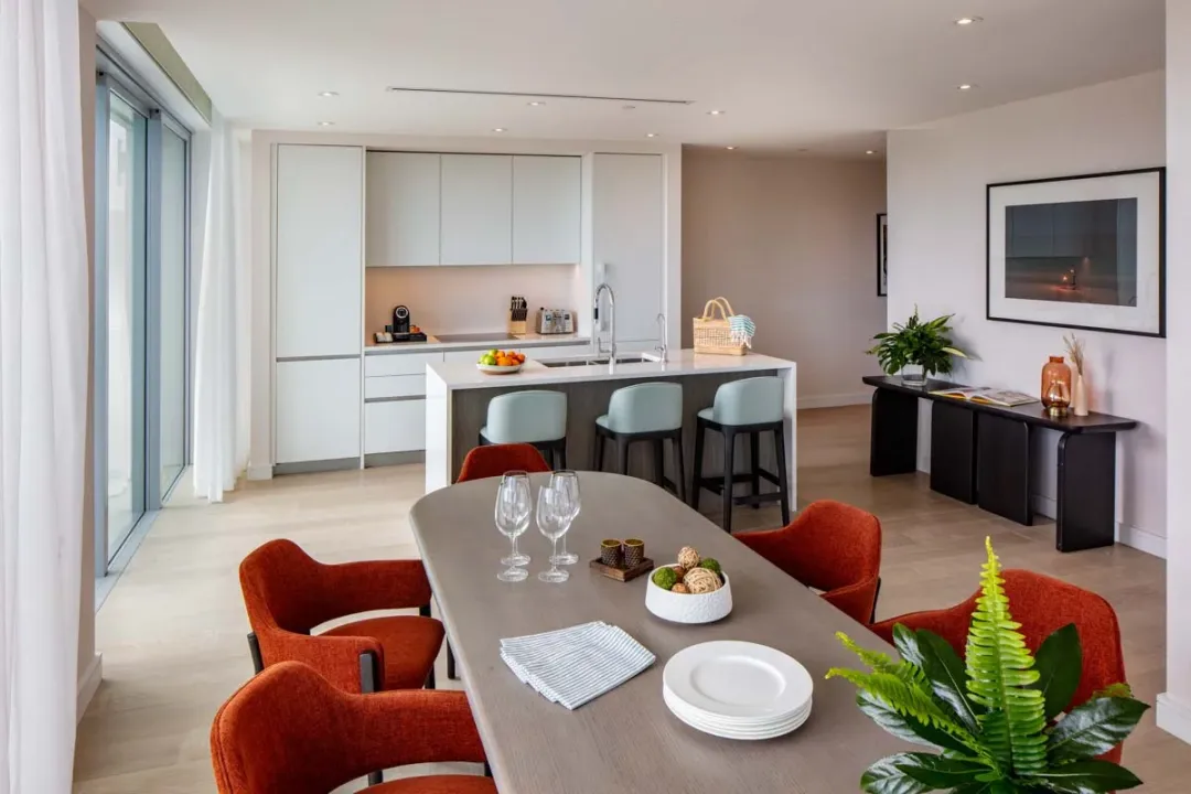 Goldwyn-Resort-Bahamas-One-Bedroom-Golf-View-Suite-Dining-Area