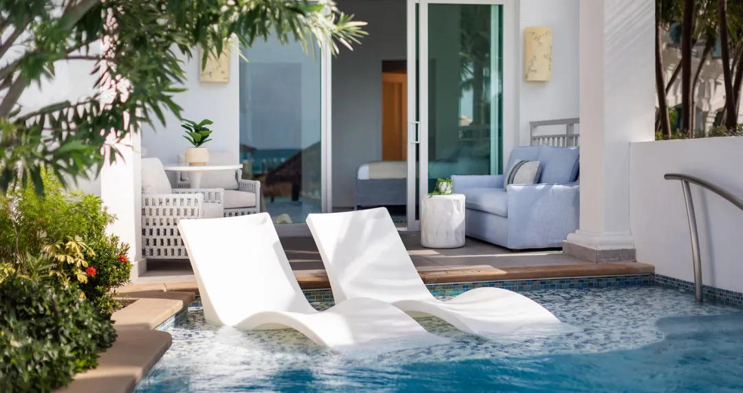 Sandals Royal Bahamas - East Bay Beachfront Swim-up Butler Suite - Patio