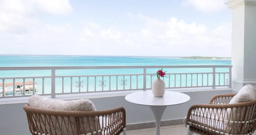 Sandals Royal Bahamas - East Bay Honeymoon Beachfront Butler Suite - Balcony