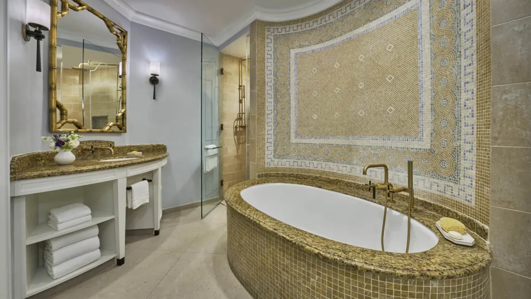 Ocean-Club-Four-Seaosns-Luxury-Ocean-Front-Room-Bathroom