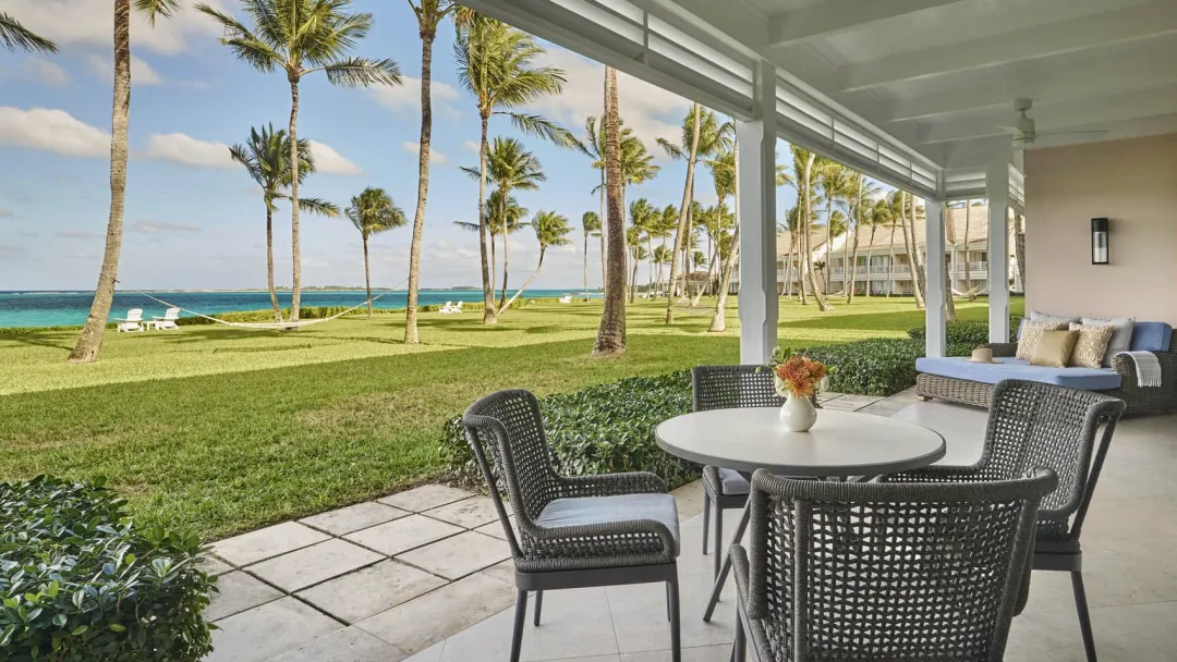 Ocean-Club-Four-Seasons-Luxury-Ocean-Front-Suite-Patio