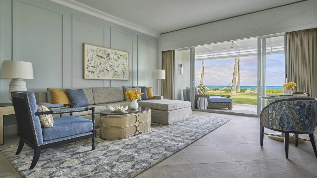 Ocean-Club-Four-Seasons-Luxury-Ocean-Front-Suite-Living-Room