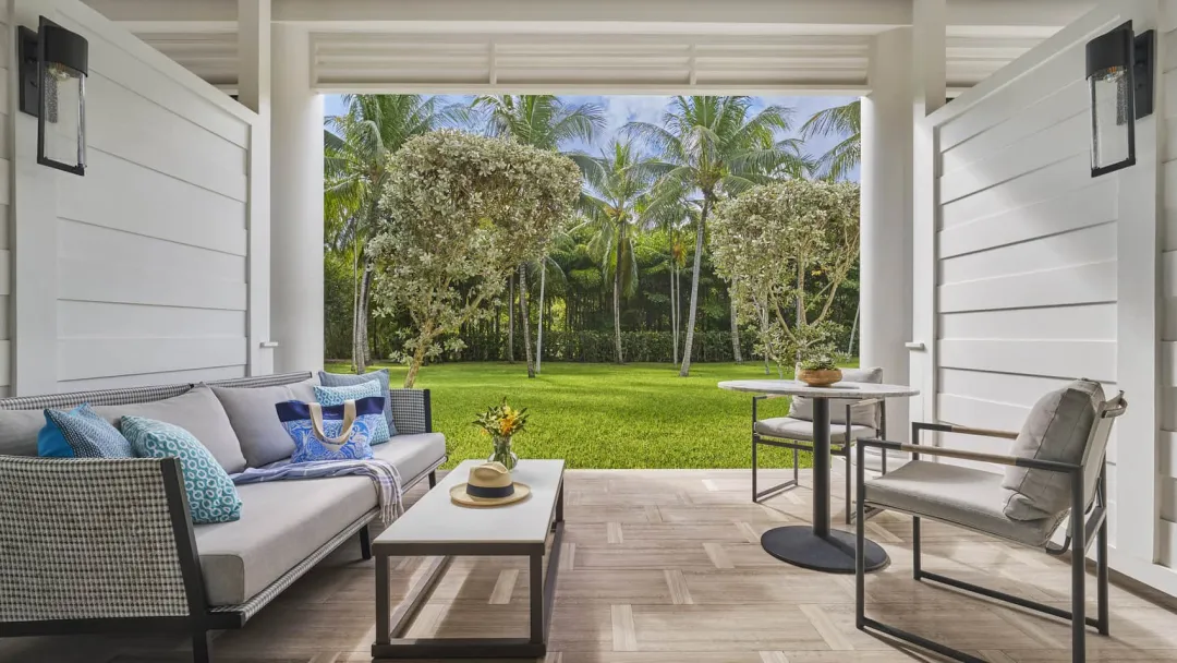 Ocean-Club-Four-Seasons-Garden-View-Room-Patio