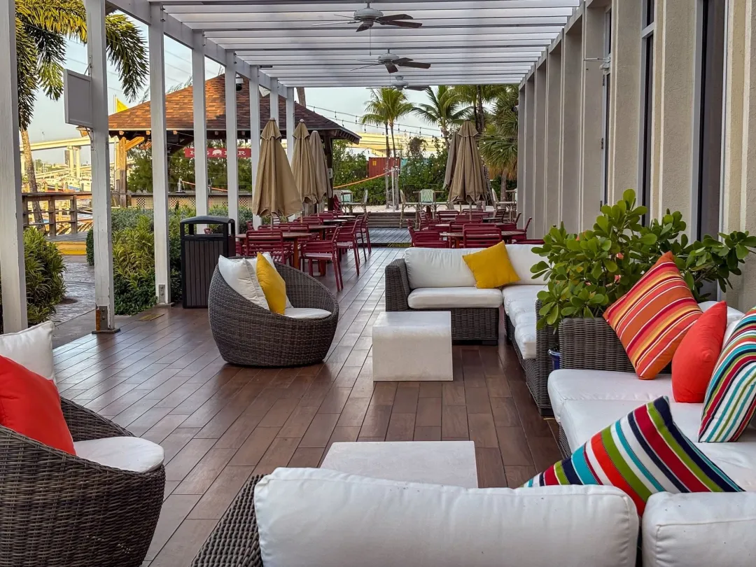 Warwick Paradise Island - Restaurant Exterior