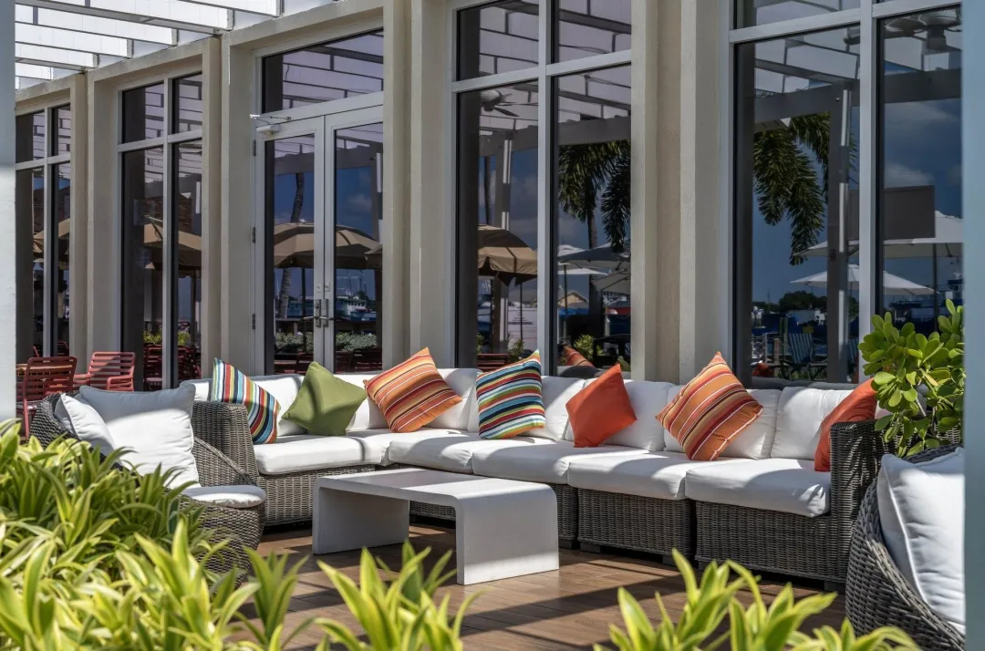 Warwick Paradise Island - Outdoor Seating Area