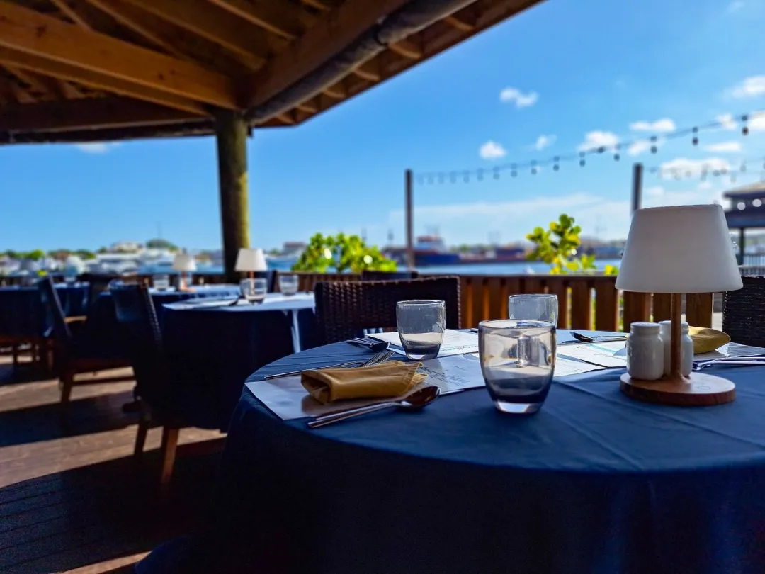 Warwick-Paradise-Island-Edgewater-Grill
