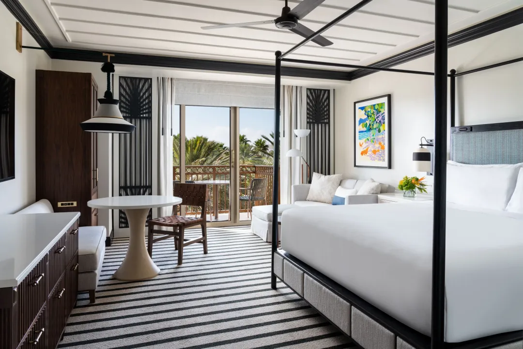 The-Ritz-Carlton-Grand-Cayman-Resort-View-King-Bed