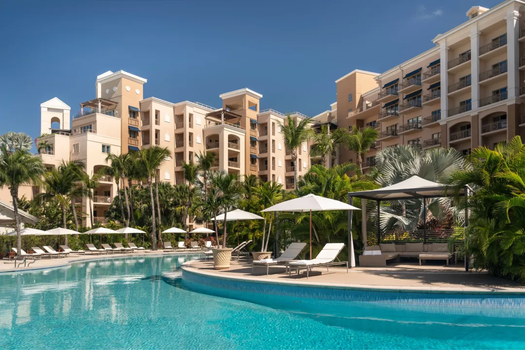 The Ritz Carlton Grand Cayman - Poolbeds