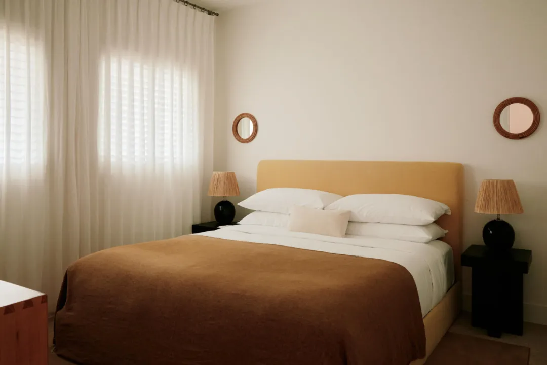 Palm-Heights-Grand-Cayman-One-Bedroom-Suite-Bedroom