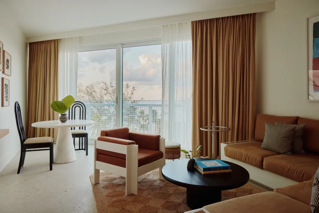 Palm-Heights-One-Bedroom-Oceanview-Penthouse-Suite-Living-Space