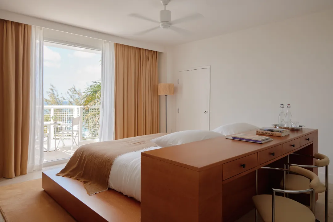 Palm-Heights-Three-Bedroom-Ocean-Facing-Penthouse-Master-Bedroom