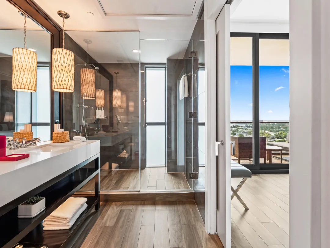 Kimpton-Seafire-Yacht-Club-View-Bathroom