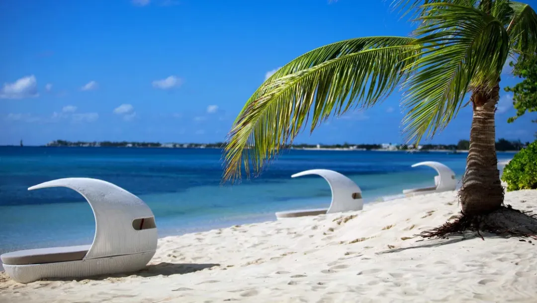 Kimpton-Seafire-Resort-and-Spa-Beach-Beds