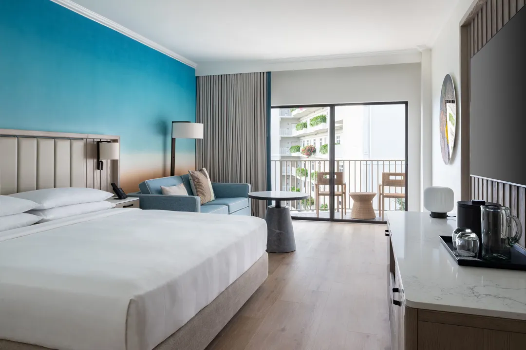 Grand-Cayman-Marriott-Resort-Island-View-King-Bed