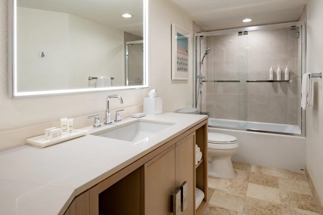 Grand-Cayman-Marriott-Resort-Island-View-Bathroom