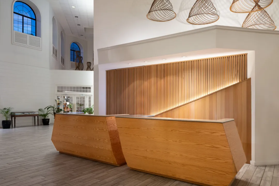 Grand-Cayman-Marriott-Resort-Front-Desk