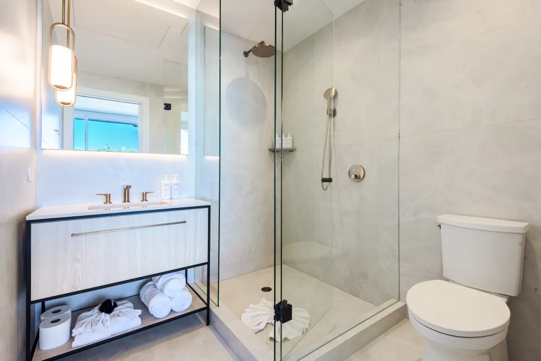 The-Grove-Cora-One-Bedroom-Suite-Bathroom