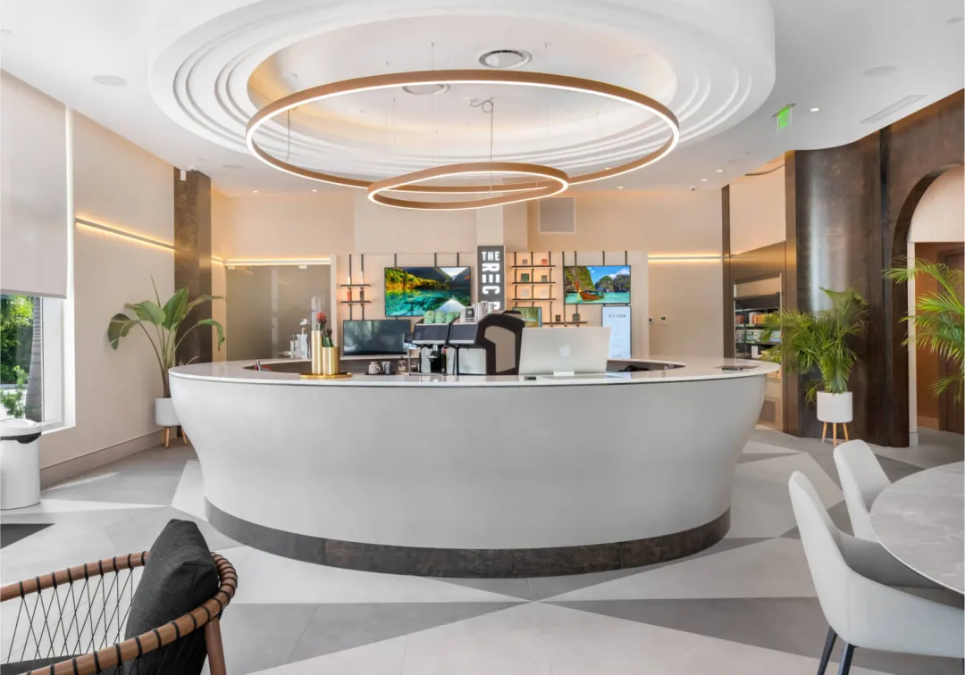 The-Grove-Grand-Canyon-Lobby