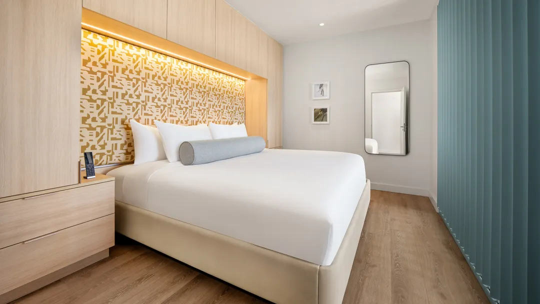 ONE GT - Dawn Rise Suite - King Bed