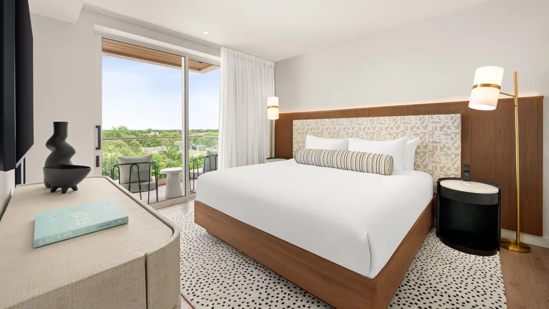 ONE GT - Bloom Suite - King Bed