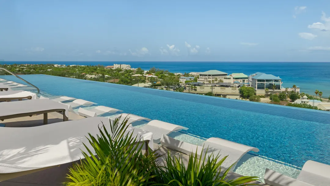 ONE-GT-Infinity-Pool-View