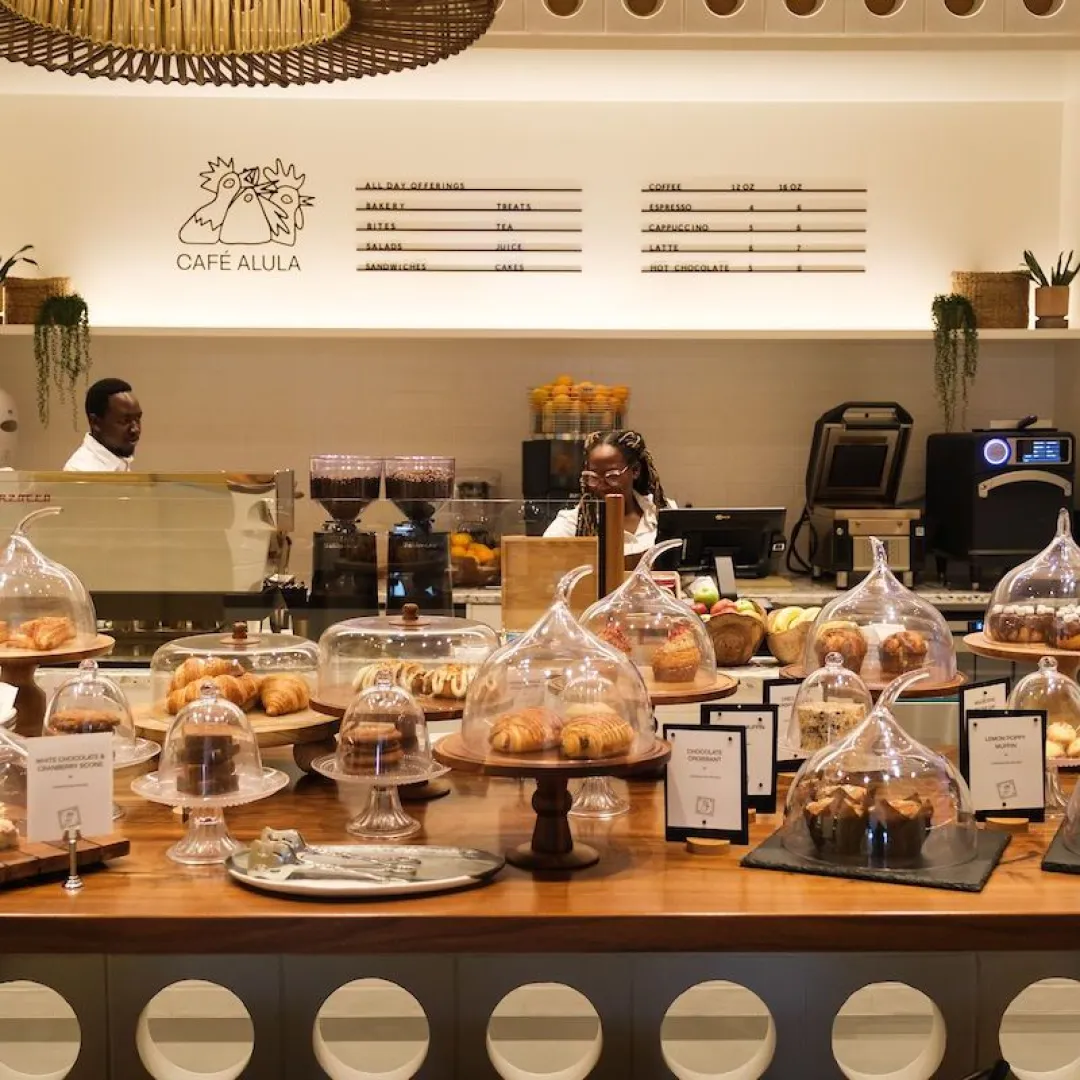 Hotel-Indigo-Cafe-Alula