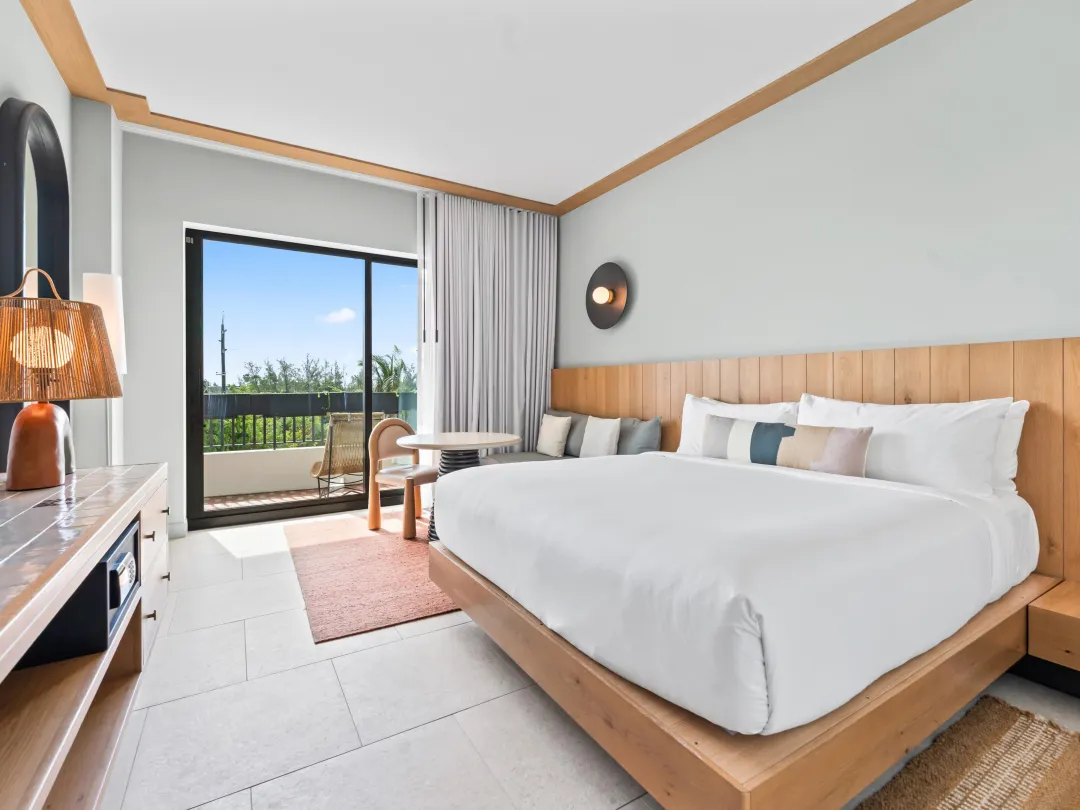 Hotel-Indigo-Standard-Neighbourhood-Room-King-Bed