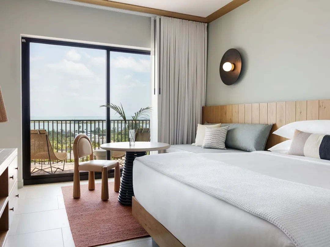 Hotel-Indigo-Harbour-View-King-Bed