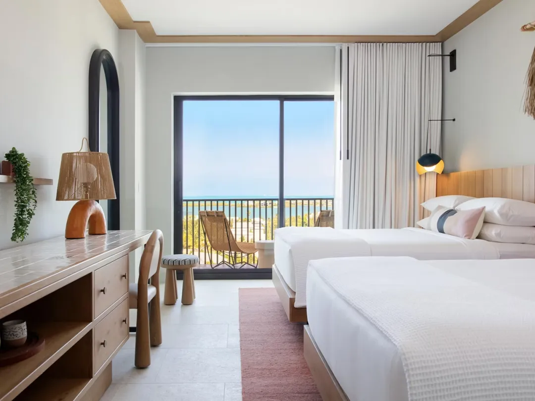 Hotel-Indigo-Harbour-View-Two-Queen-Beds