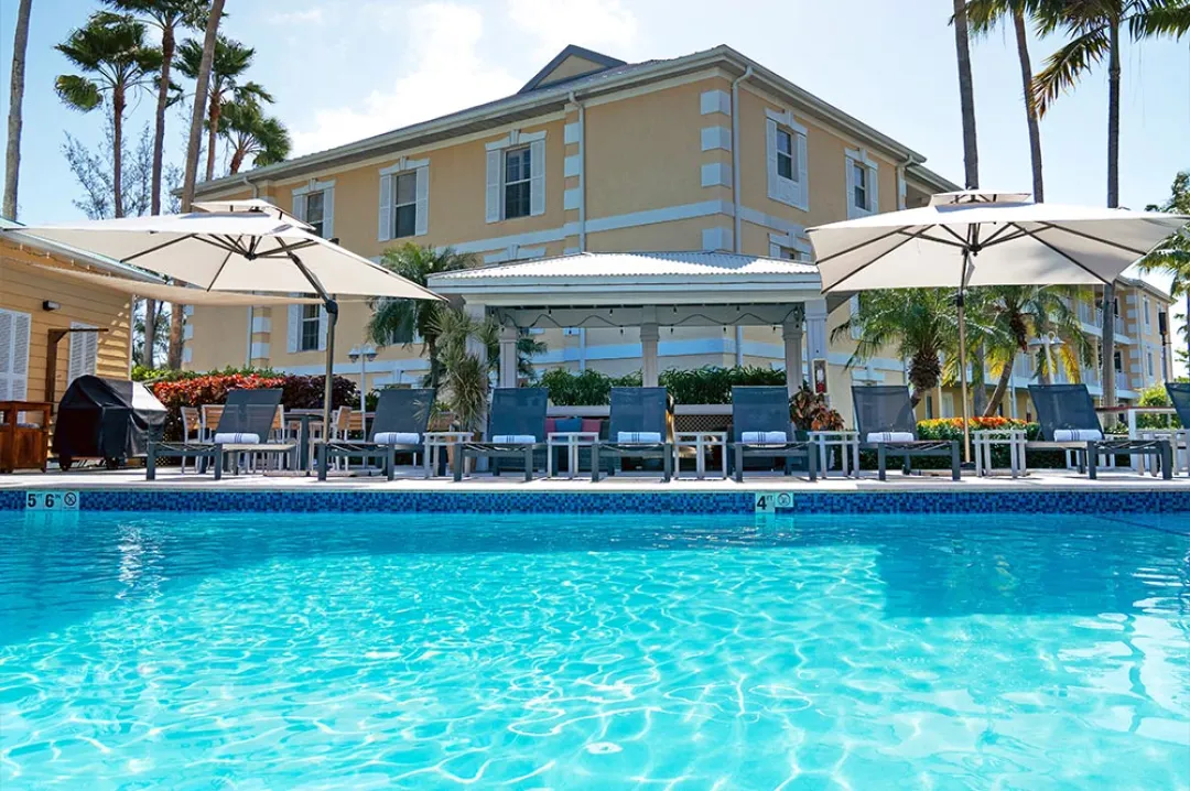 Sunshine Hotel and Suites - Pool