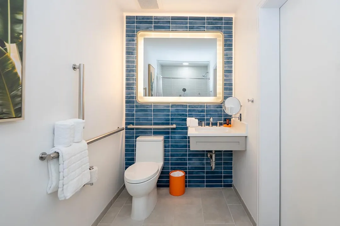 Sunsine Hotel and Suites - Studio Suite -WC