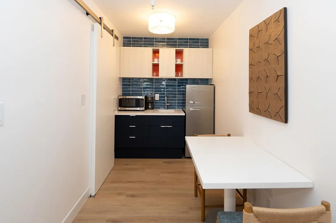 Sunsine Hotel and Suites - Studio Suite - Kitchen