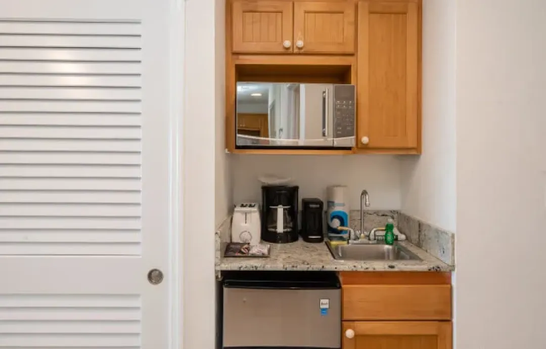 The-Reef-Beach-Resort-Kitchenette
