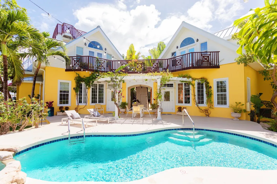 Shangri La Cayman Islands - Room Entrance