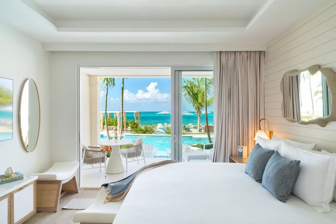 Windsong-Turks-and-Caicos-Beachfront-Pool-Junior-Suite-Pool-area-