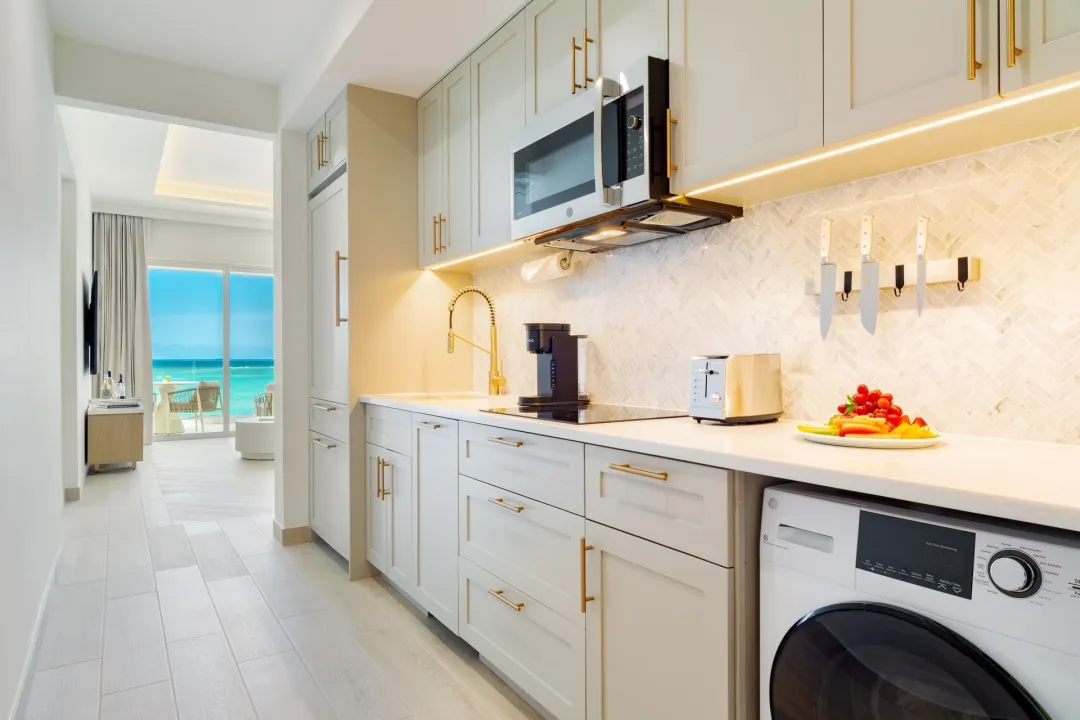 Windsong-Turks-and-Caicos-Beachfront-Pool-Junior-Suite-Amenities