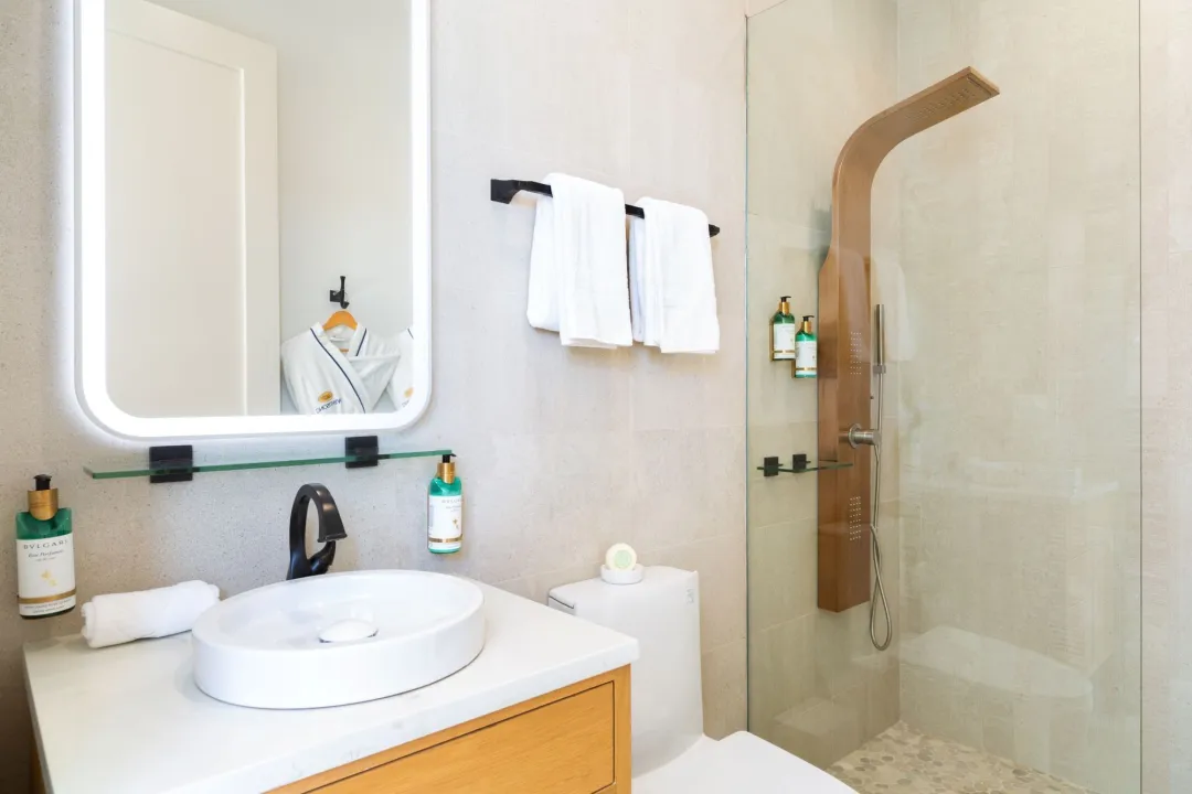 Windsong-Turks-and-Caicos-Luxe-Studio-Bathroom