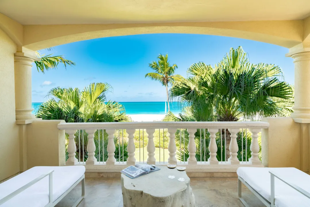 Grace-Bay-Club-Grace-Bay-One-Bedroom-Suite-Balcony